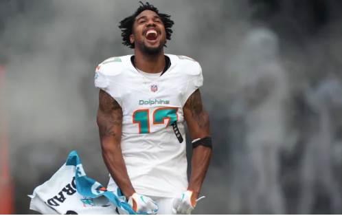 Another Dolphins Top Sensational Superstar Wants a Big Money Contract After Jaylen Waddle $84.75M Extension with Dolphins