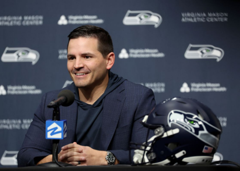 Breaking News: Just In Seahawks told veteran superstar to go or stay and recon-structure his contract