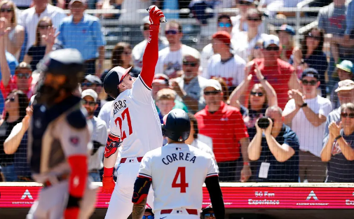 TRENDING: Twins veteran star makes shocking announcement on $300MILLION contract offers from giant MLB teams