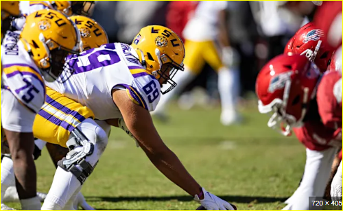 BREAKING NEWS: Another LSU star exits the game after making an extraordinary hit