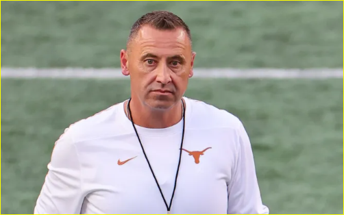 Texas Longhorns top performing RB make a huge announcement at Texas