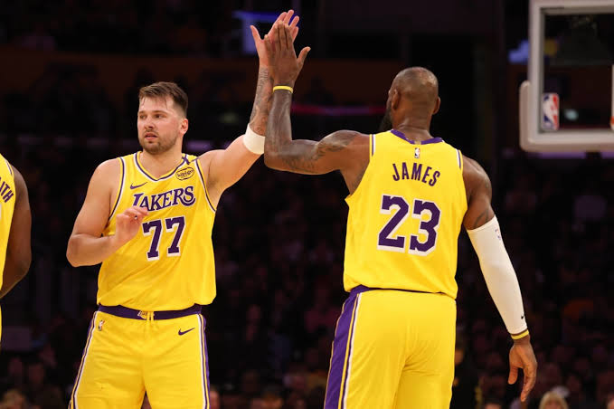 LeBron, Doncic Questionable for Lakers vs. Thunder with Groin Injuries