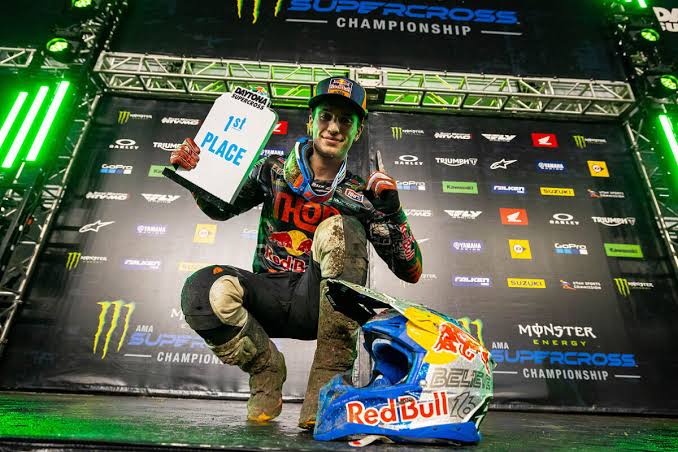 Tom Vialle Breaks Through for First Win in 250SX East Main Event